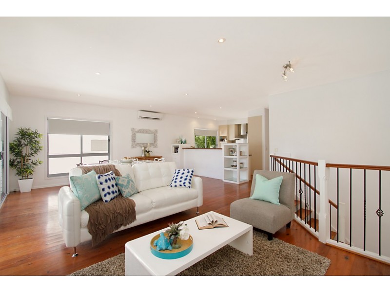 30 Ocean Street, Mermaid Beach QLD 4218