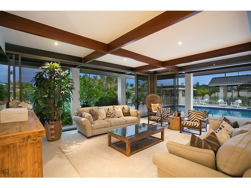 15 Binda Place, Sorrento QLD 4217