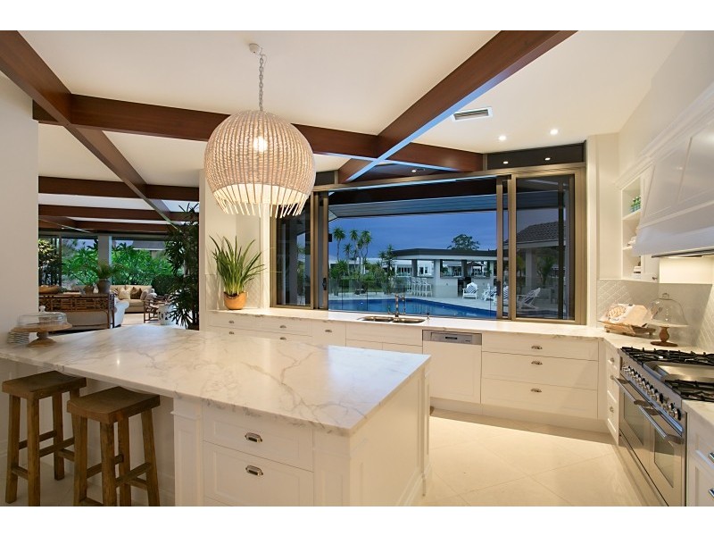 15 Binda Place, Sorrento QLD 4217