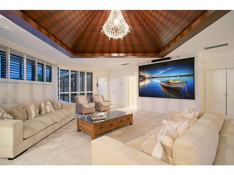 15 Binda Place, Sorrento QLD 4217