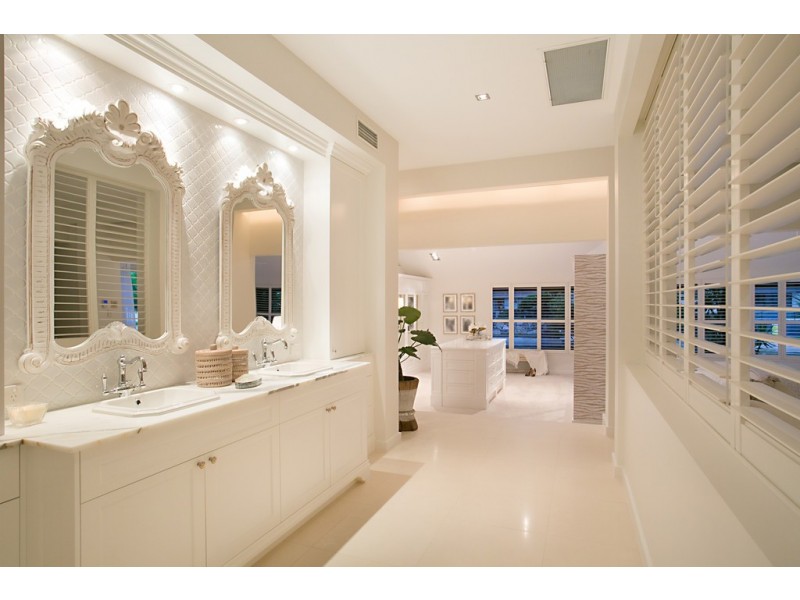 15 Binda Place, Sorrento QLD 4217