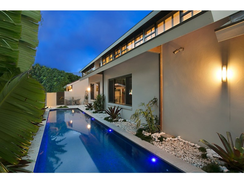 15 Binda Place, Sorrento QLD 4217