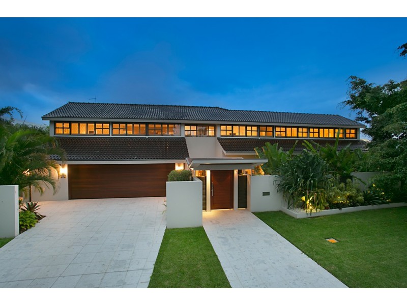 15 Binda Place, Sorrento QLD 4217