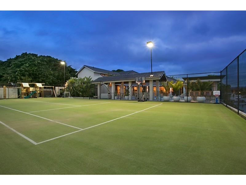 15 Binda Place, Sorrento QLD 4217