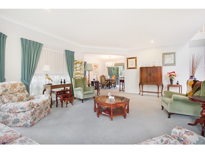 55 Chichester Drive, Arundel QLD 4214