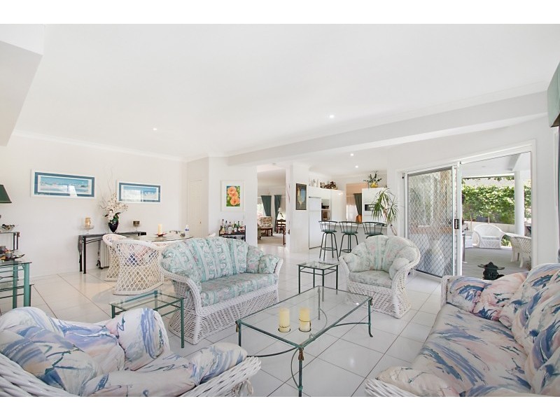 55 Chichester Drive, Arundel QLD 4214