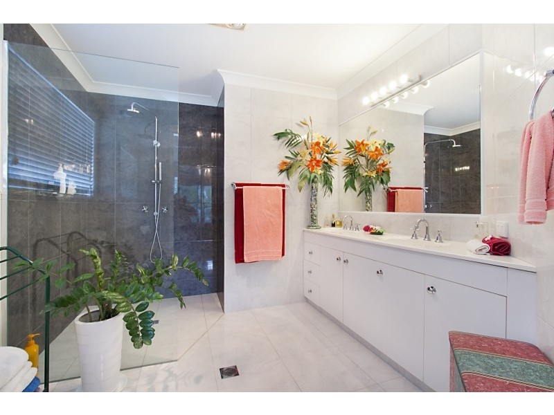 55 Chichester Drive, Arundel QLD 4214