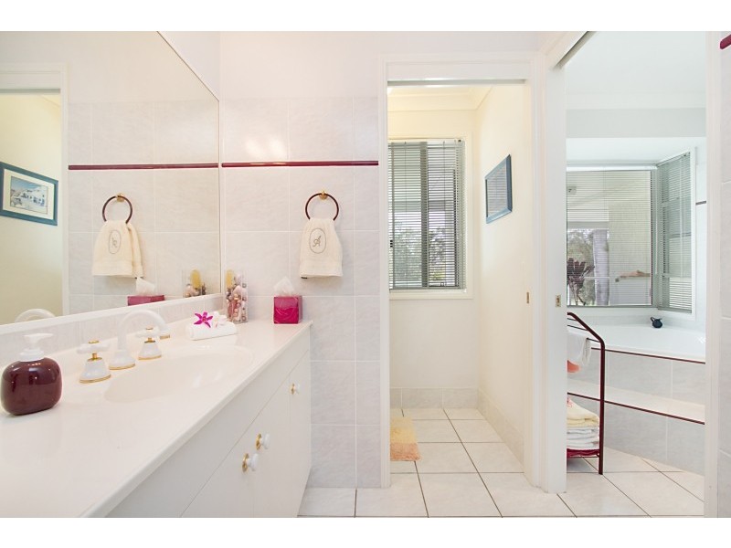 55 Chichester Drive, Arundel QLD 4214