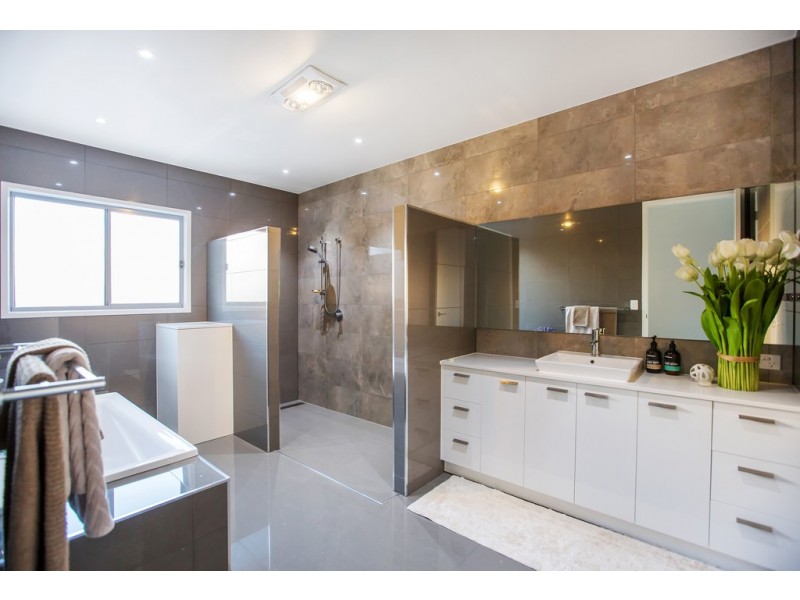 30 Sundown Place, Jacobs Well QLD 4208