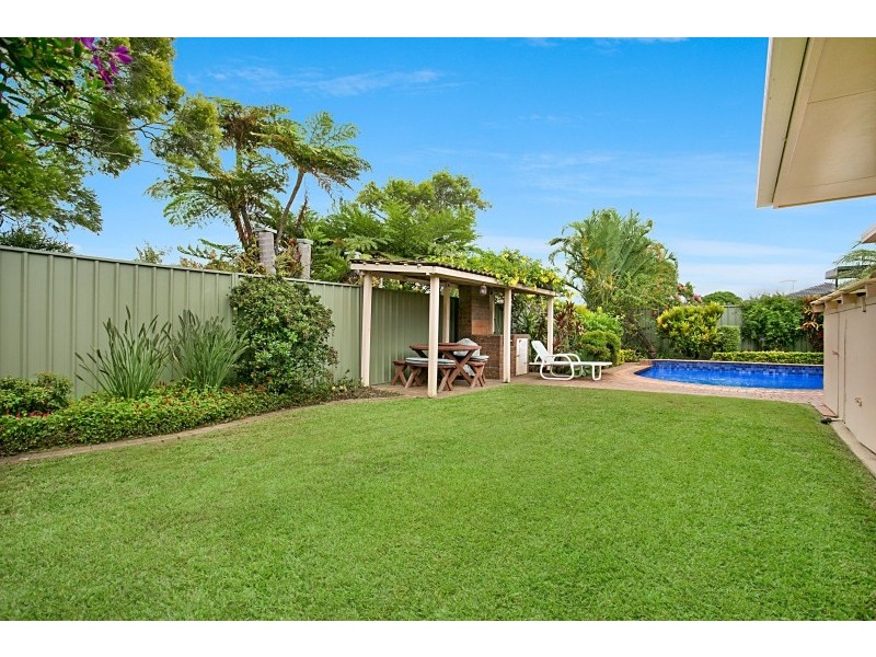 22 Intrepid Drive, Mermaid Waters QLD 4218