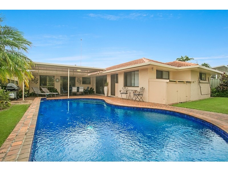22 Intrepid Drive, Mermaid Waters QLD 4218