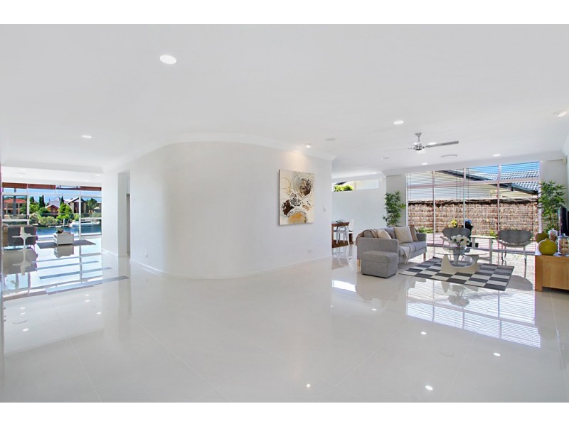 18 Garden Grove, Carrara QLD 4211