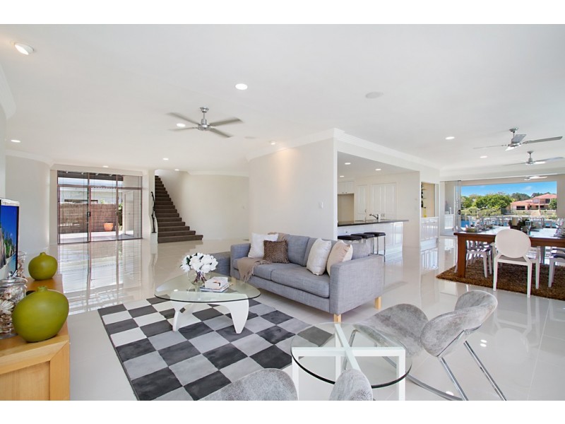 18 Garden Grove, Carrara QLD 4211