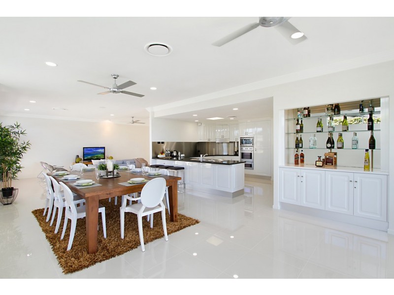 18 Garden Grove, Carrara QLD 4211