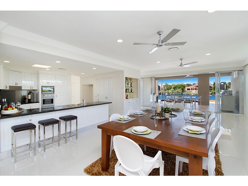 18 Garden Grove, Carrara QLD 4211