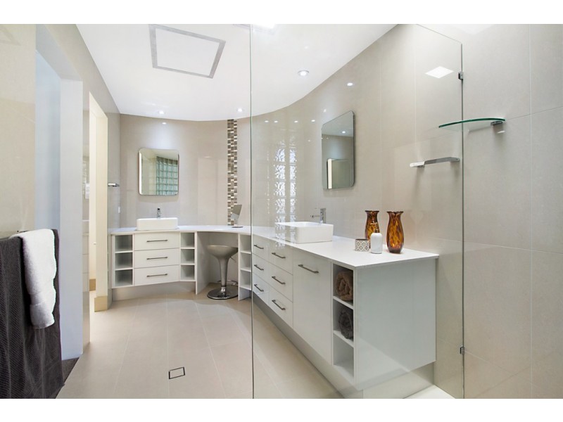 18 Garden Grove, Carrara QLD 4211