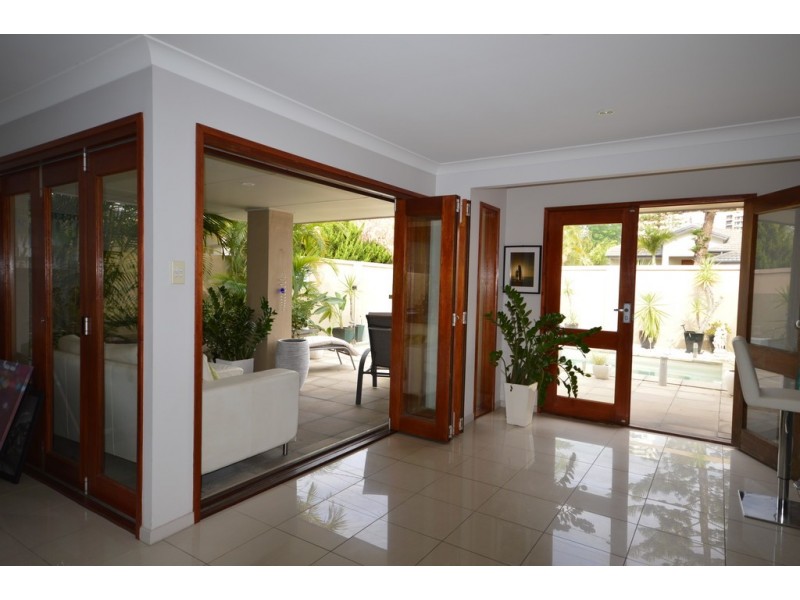 27 Brindisi Avenue, Isle Of Capri QLD 4217