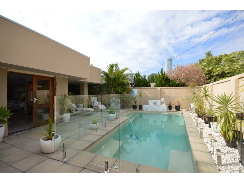 27 Brindisi Avenue, Isle Of Capri QLD 4217