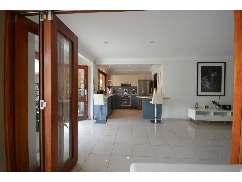 27 Brindisi Avenue, Isle Of Capri QLD 4217