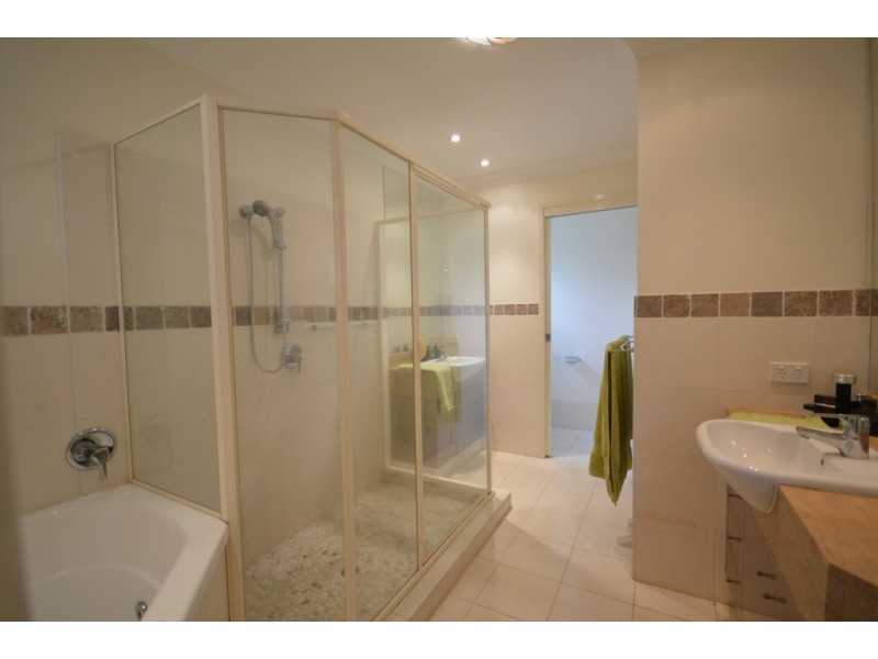 27 Brindisi Avenue, Isle Of Capri QLD 4217