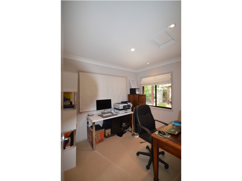 27 Brindisi Avenue, Isle Of Capri QLD 4217