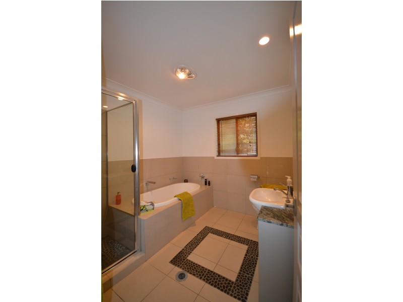 27 Brindisi Avenue, Isle Of Capri QLD 4217