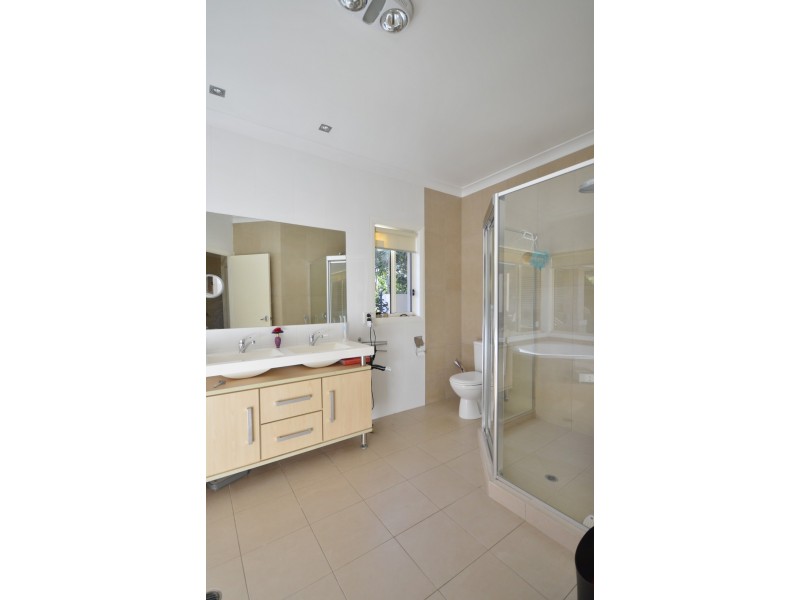 9 Guara Grove East, Pimpama QLD 4209