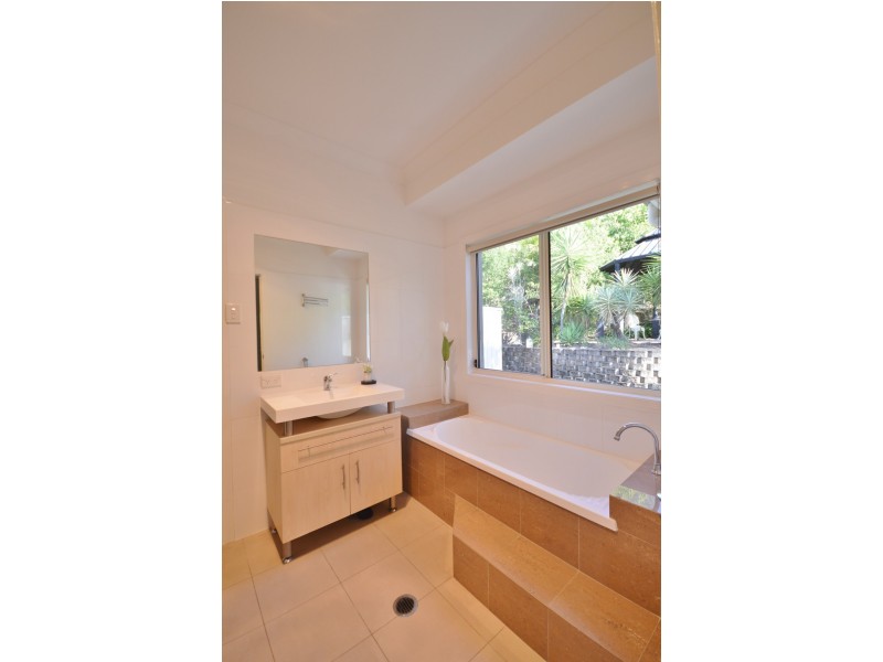 9 Guara Grove East, Pimpama QLD 4209