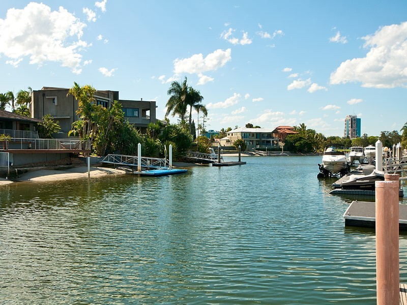 48 The Promenade, Isle Of Capri QLD 4217