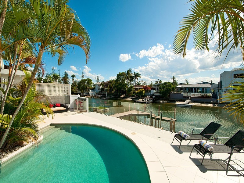 48 The Promenade, Isle Of Capri QLD 4217