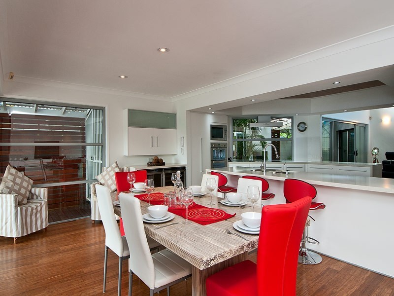 48 The Promenade, Isle Of Capri QLD 4217