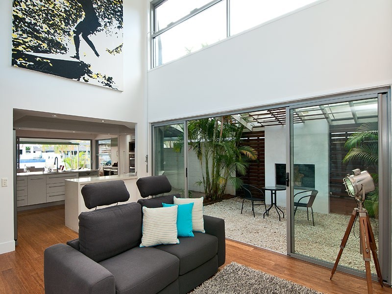 48 The Promenade, Isle Of Capri QLD 4217