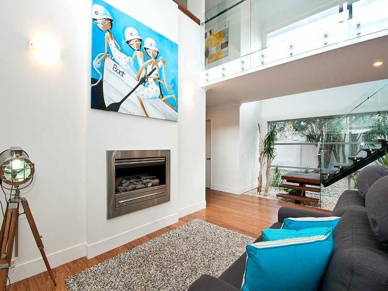 48 The Promenade, Isle Of Capri QLD 4217