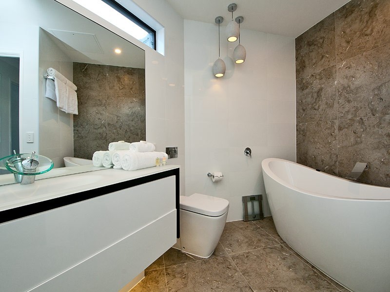 48 The Promenade, Isle Of Capri QLD 4217