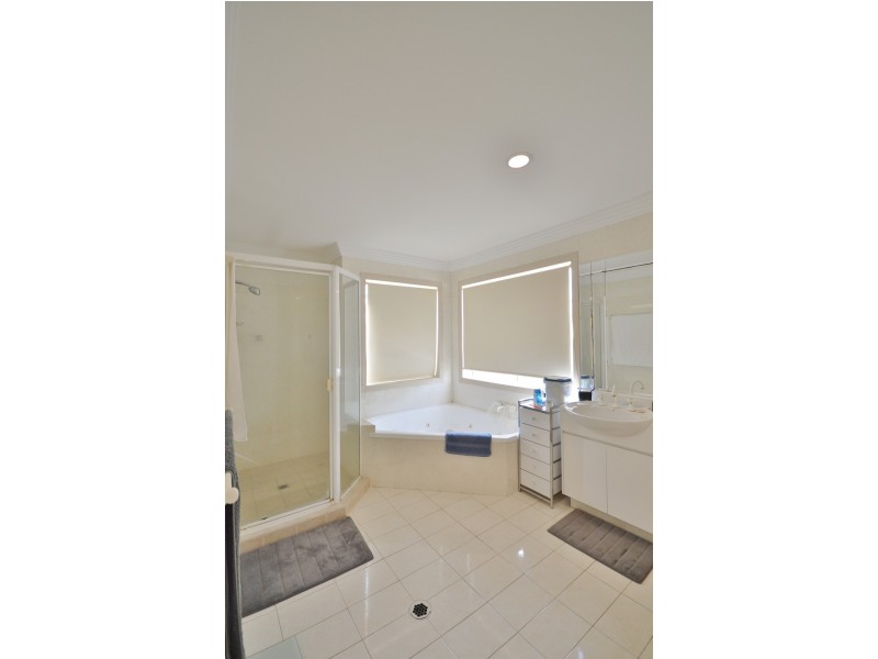 11/40 Cotlew Street, Southport QLD 4215