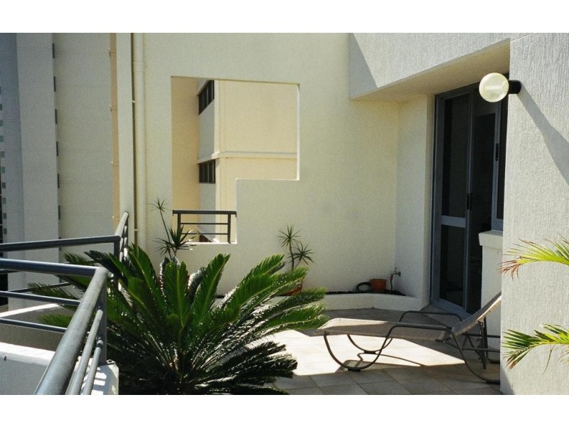 6/314 Marine Parade, Labrador QLD 4215