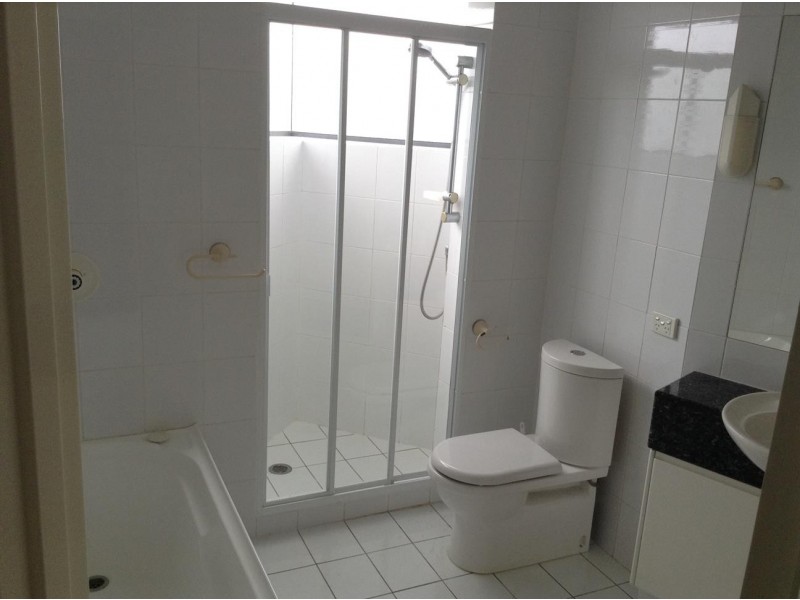 6/314 Marine Parade, Labrador QLD 4215