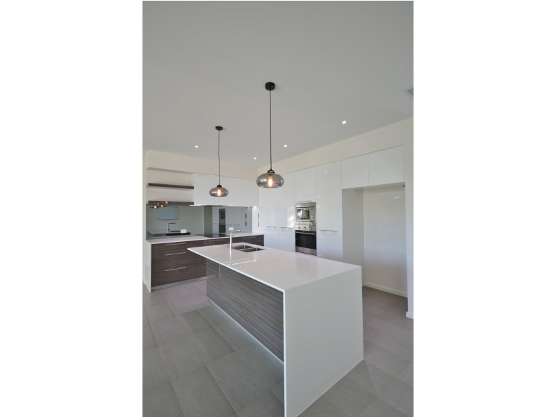 1/5 Egerton Street, Southport QLD 4215