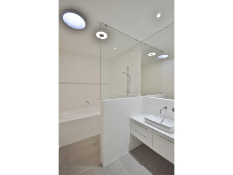 1/5 Egerton Street, Southport QLD 4215