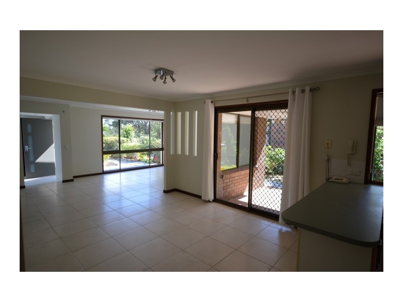 14 Eileen Avenue, Southport QLD 4215