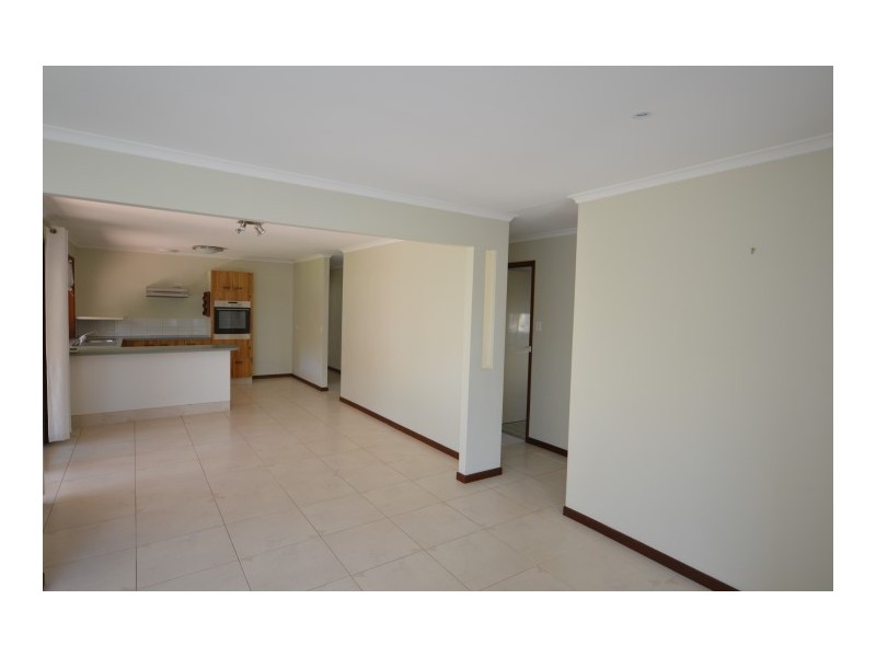 14 Eileen Avenue, Southport QLD 4215