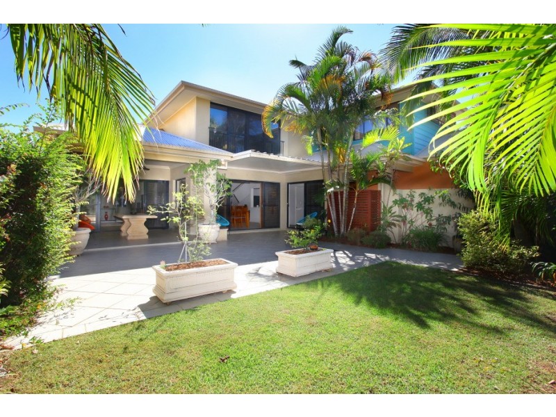 1/3 Harcourt Crescent, Southport QLD 4215