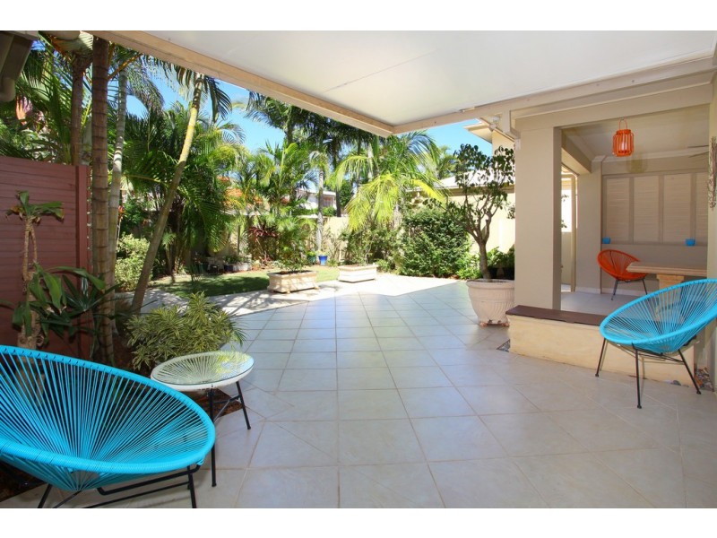 1/3 Harcourt Crescent, Southport QLD 4215