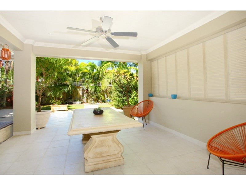 1/3 Harcourt Crescent, Southport QLD 4215