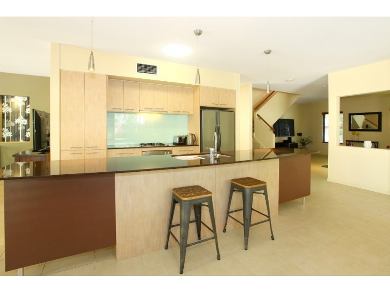 1/3 Harcourt Crescent, Southport QLD 4215