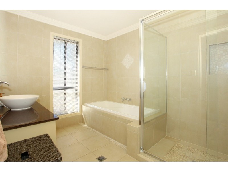 1/3 Harcourt Crescent, Southport QLD 4215