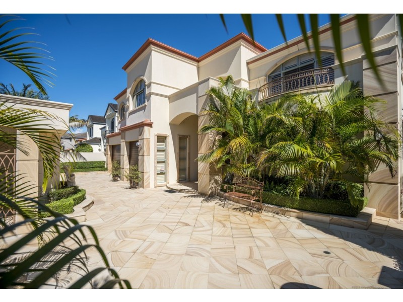 22 Buccaneer Court, Paradise Waters QLD 4217