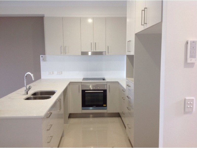 23/1 Mervyn Thomas Drive, Hope Island QLD 4212