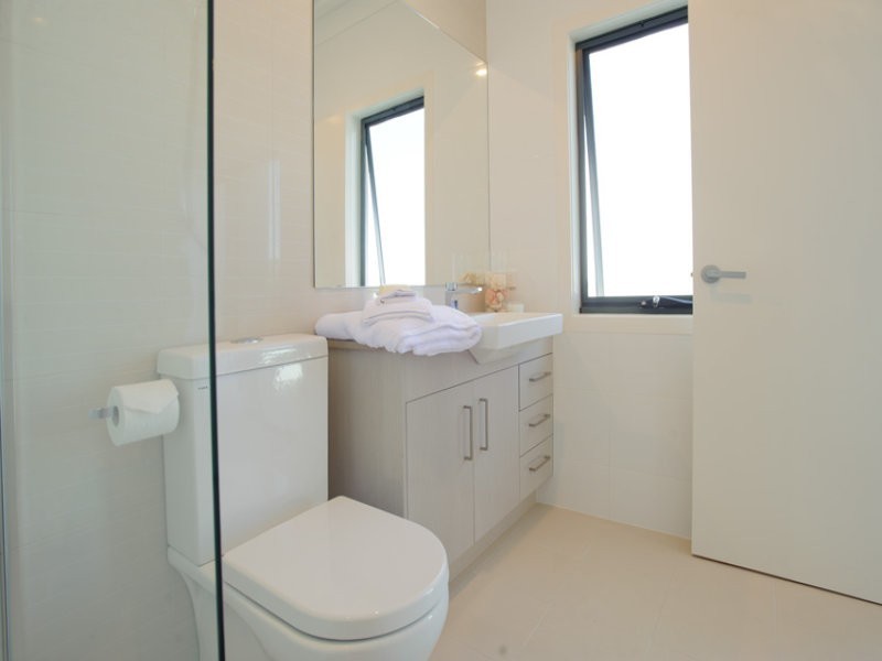 23/1 Mervyn Thomas Drive, Hope Island QLD 4212