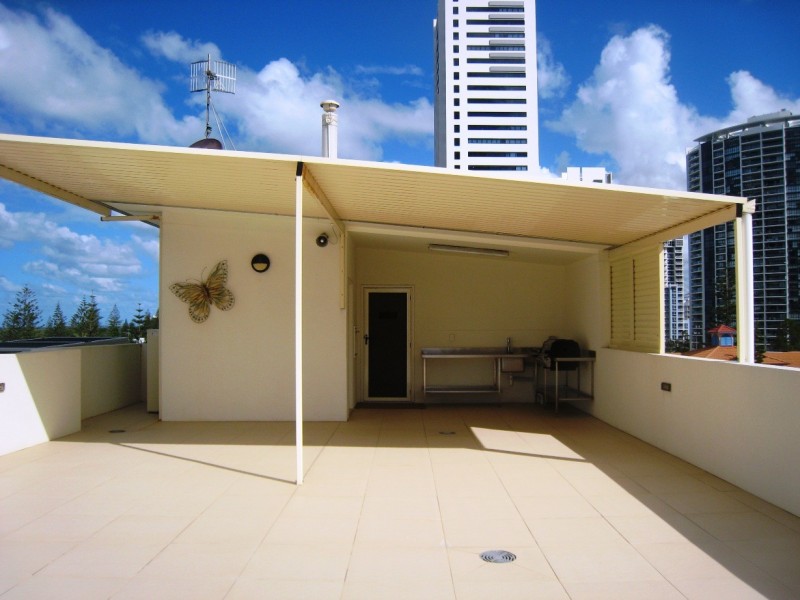 4/17 Anne Avenue, Broadbeach QLD 4218